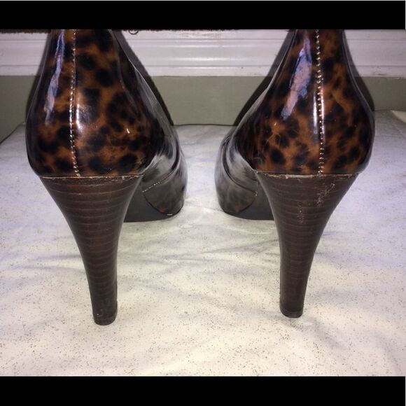 Cheetah print pumps  - Picture 5 of 6